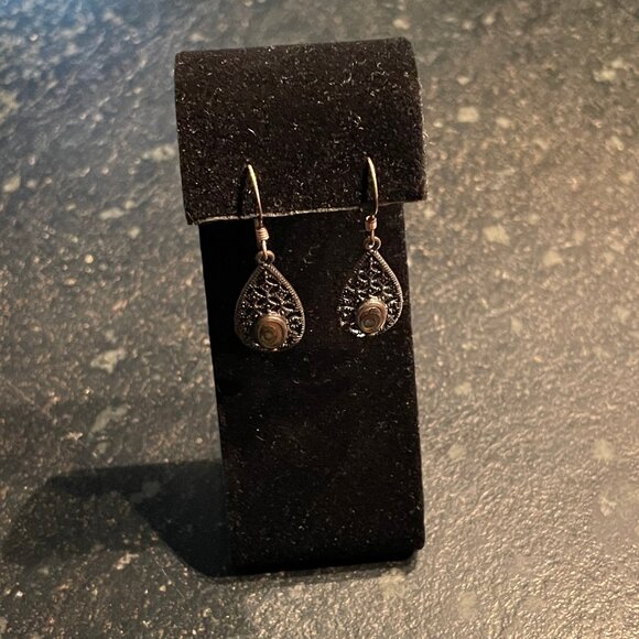 Elegant Curved Velvet-Covered Earring Display (NWOT) - Picture 7 of 8